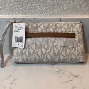 Michael Kors Charlton Vanilla Medium Wristlet NWT